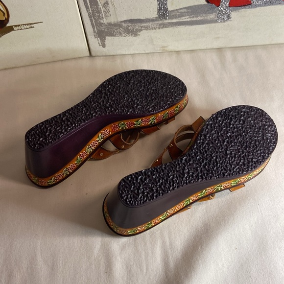EUC Bamboo 54 wedge Sandals leather floral straps - Picture 5 of 10